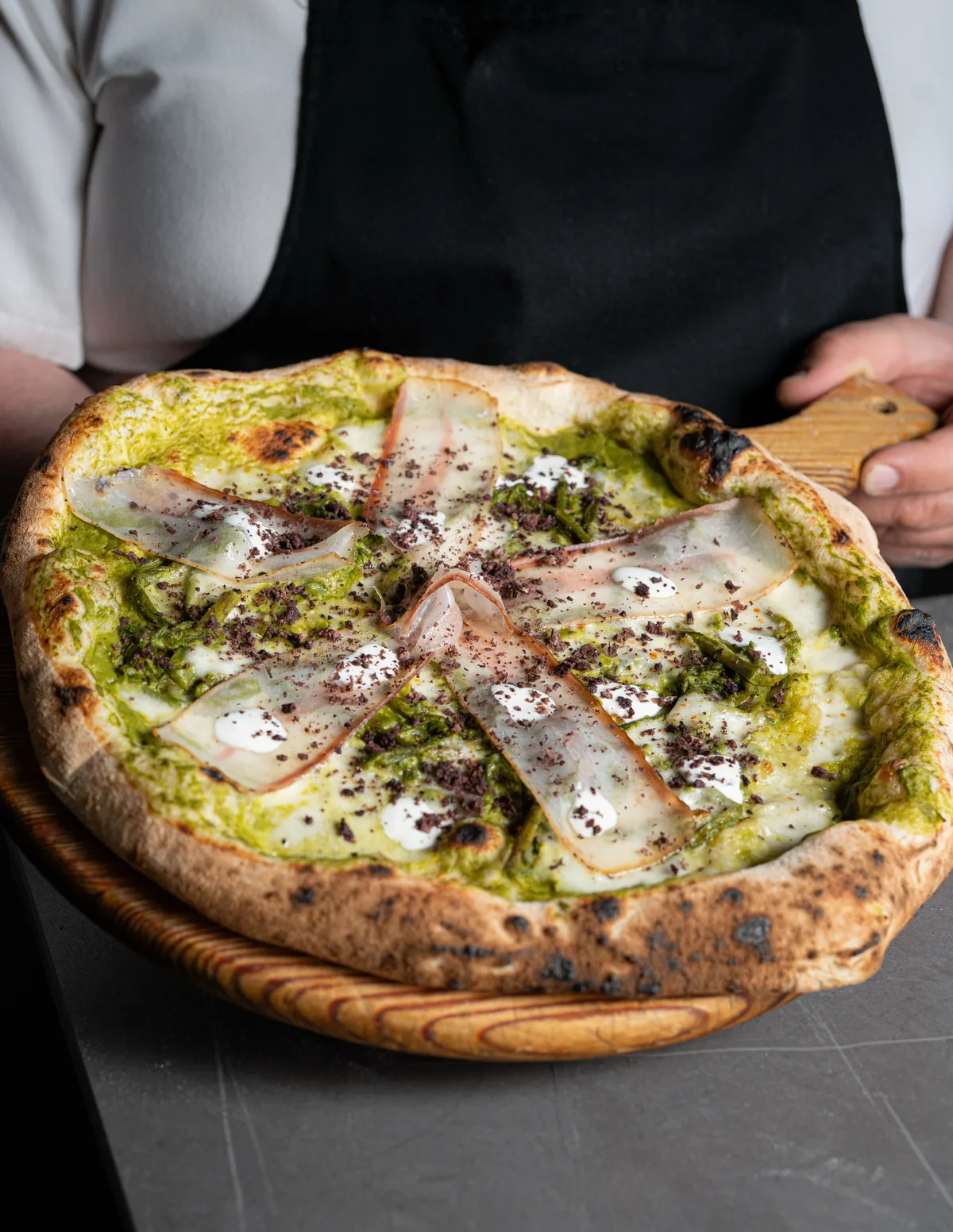 Alchimia di Asparagi con guanciale, fonduta di parmigiano e terra di cacao